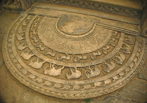 MOONSTONE - POLNNARUWA